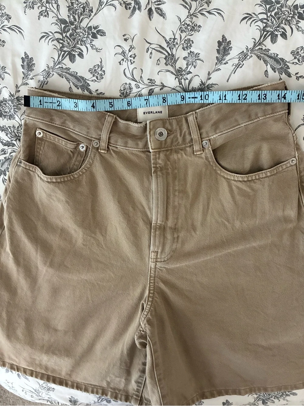 Everlane Women’s Shorts the long denim short  28R